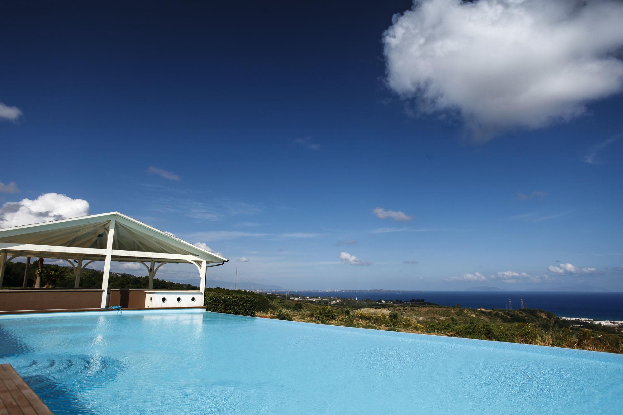 Il Parco Degli Ulivi Hotel Villafranca Tirrena Bagian luar foto