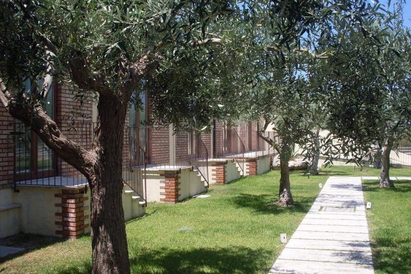 Il Parco Degli Ulivi Hotel Villafranca Tirrena Bagian luar foto